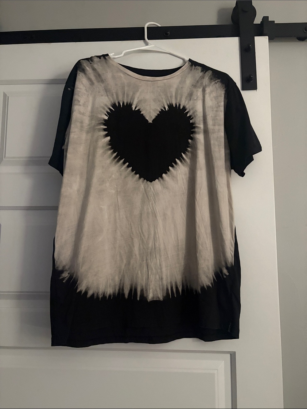 Black & Cream Tie-Dye Heart Graphic Tee - Women